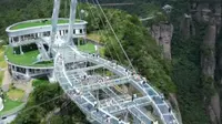 台州神仙居景区，建议从南门上。