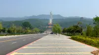 河南省鲁山县，尧山中原大佛，是世界上最高的佛像，国家5A级景区
