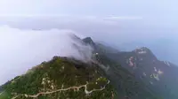 一个被云海环绕的地方，飞云之上鸟瞰沂蒙山