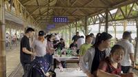 武汉梁子湖龙湾半岛景区，夏日炎炎，烧烤助兴