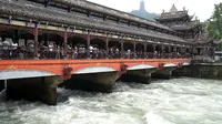 灌县古城，中国旅游精选景区，山水入怀、生活道场，特有的风土人情与文化积淀交融。
