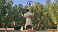 有趣的灵魂总能发现快乐，阿克苏多浪河公园。干旱荒漠地区怎么这么多湿地，到处都是，感觉比贵州还多，不仅看不到大漠孤烟的景象，却还有江南水乡泽国之感。