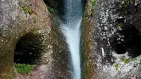 你知道龙虎山景区也有一个水帘洞吗？而且不用门票，一起去探寻吧，运气好，还可以看见彩虹瀑布