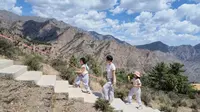 登贺兰山，这里就是“塞上江南”的天然屏障