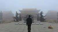 大雾中的中台演教寺