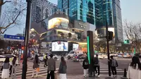 淮海中路 夜景｜步行上海商场 4K｜巴黎春天商场｜MINISO Pink 商店｜商店橱窗｜ 淮海中路｜夜景灯光｜黄陂南路路口｜商店橱窗｜成都南路｜ 淮海中路｜M