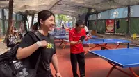 直板横打的小姐姐到西沽公园挑战大爷，这里的乒乓球氛围真的很棒，放松的好地方