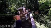 武当山金顶前山到朝天宫：道路确实比古神道平坦许多，风景差很多
