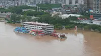 邕江水位再上涨，岸边几乎完全被淹