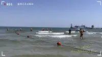 秦皇岛东山浴场游泳
