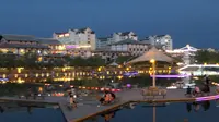 敦煌市党河夜景，摄于甘肃省酒泉敦煌市。