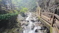 峨眉山6一线天