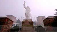 小伙探访洛阳最大的工厂，苏式建筑群旁重温东方红，满满的回忆