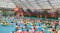 五一放假陪孩子去泡温泉，来到长春关东文化园，看看游客多不多