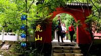 保定曲阳县虎山风景区，市区往西100公里，吃喝玩乐一条龙