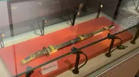 中国刀剪剑博物馆 唐到辽时期金银装唐刀