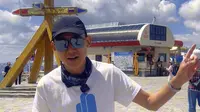 来禾木旅游，云霄峰顶值得一游吗？今天我登顶了，和你说实话，值得一游，多花个180的上下索道，值！一眼望四国登顶的极目远眺，穿短袖玩雪，还是能把旅游情绪价值拉满的