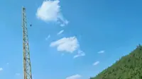 重庆云阳龙缸景区的悬崖秋千，感受一下，魂追上人了吗？