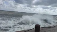 烟台第一海水浴场是真的差，但其天色却挺惊艳