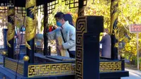 东北最大的寺院｜哈尔滨极乐寺，最近敬香的年轻人很多