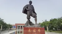 兰考小伙带孩子参观焦裕禄纪念馆，让孩子学习一下焦裕禄精神