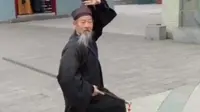 武当山龙泉观逍遥道人曾阳厚道长，民国21年生人。