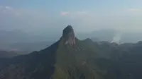 航拍广西岑溪市天龙顶国家山地公园！
