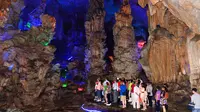 桂林芦笛岩
