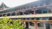 雨游正觉古寺